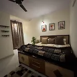 The Den- Private Apartment For Long Stays