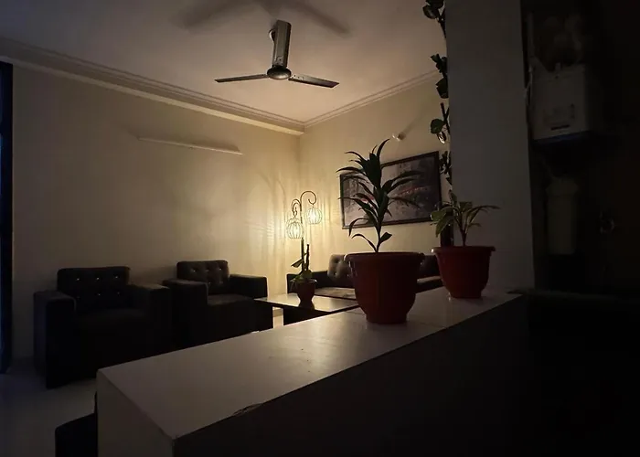 The Den- Private Apartment For Long Stays