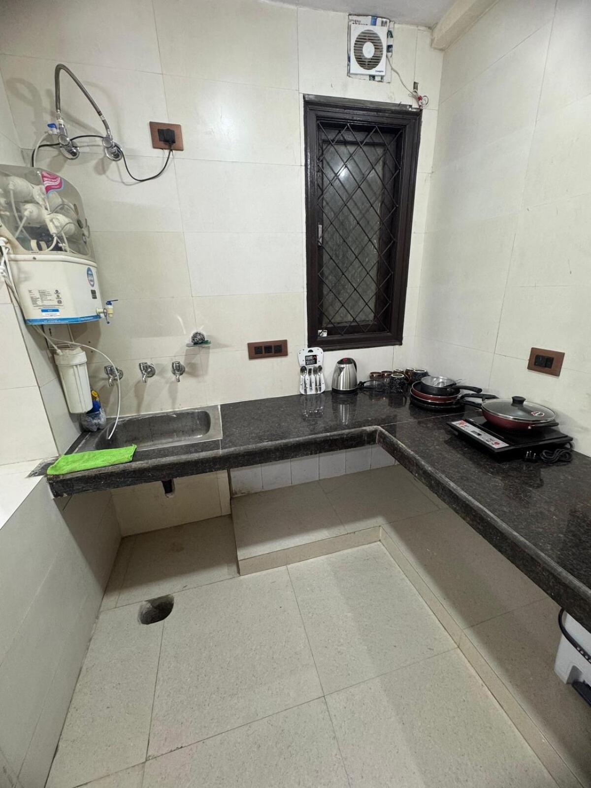 The Den- Private For Long Apartment *