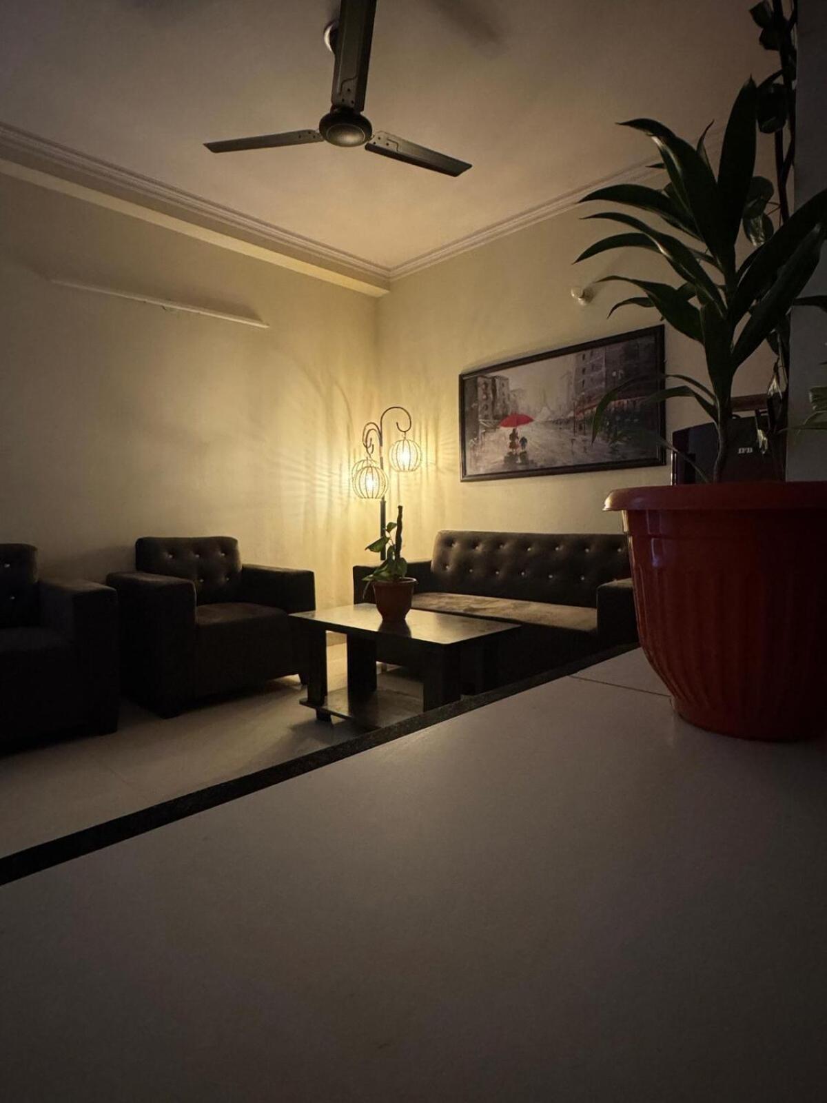 The Den- Private For Long * New Delhi
